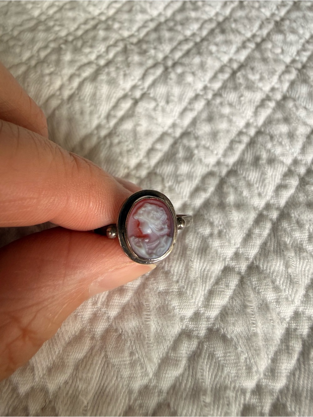 Vintage Italian Sterling Silver Purple and White Cameo Ring